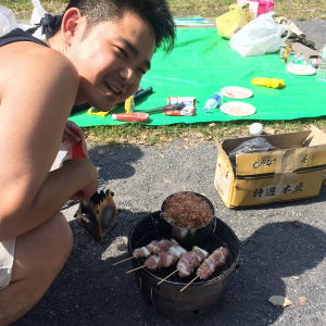 飲む、食べる、話す、祝う、そして踊る。おめでとう！