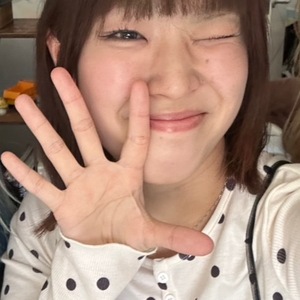 新しくKURAKUに仲間入りしました！半澤亜実です！